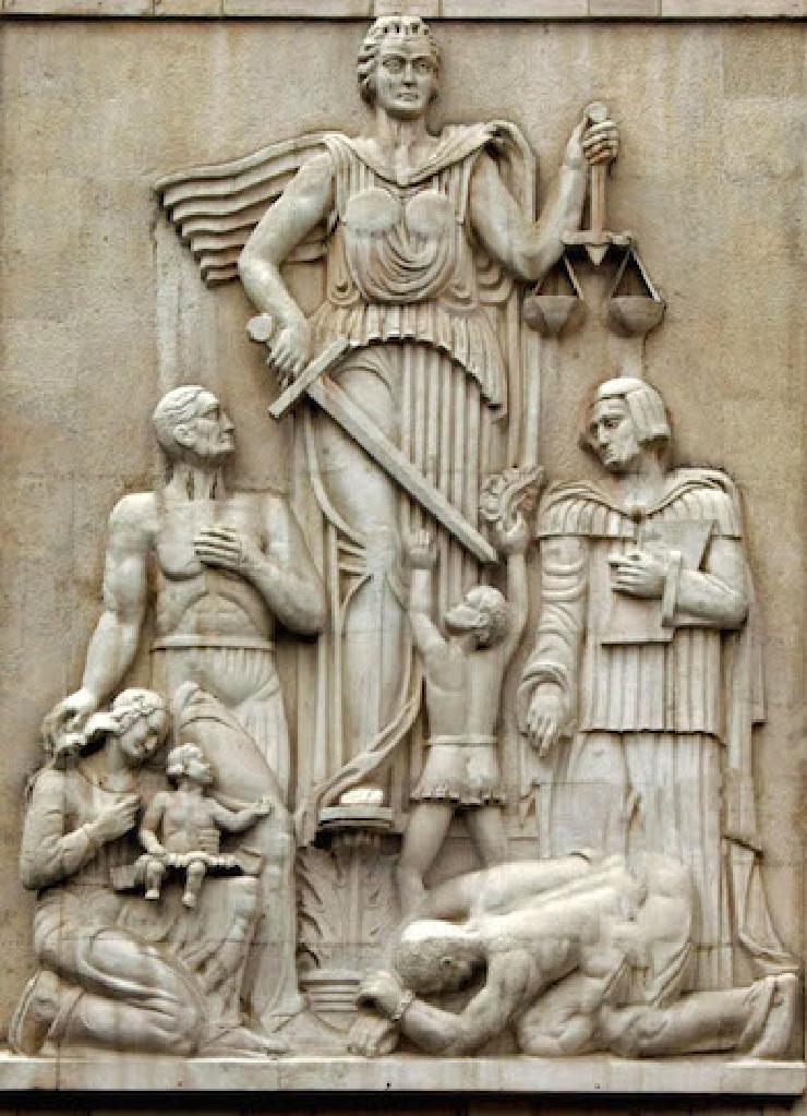 Justitia, Tehran Courthouse. Image CC BY-SA 3.0, Abolhassan Khan Sadighi,